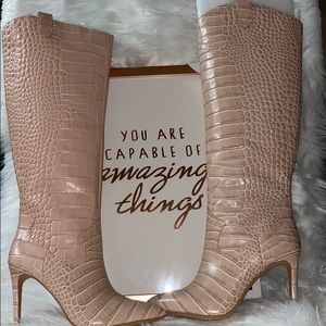 🎉🎉HOST PICK🎉🎉Vince Camuto/Kervana 🌺🤩